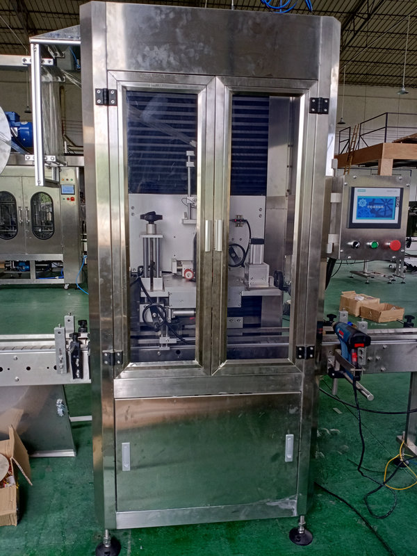 液體灌裝機(jī)帶秤丨計(jì)量精準(zhǔn)，安全防爆